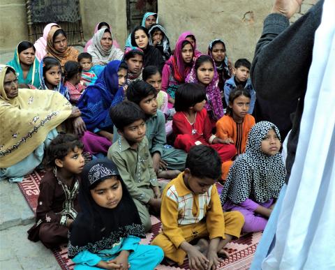 MMS' classes for the children and women of the brick kilns in Faisalabad