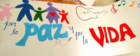 Artwork by children in Latidos, Barquisimeto: a banner calling for peace and life 