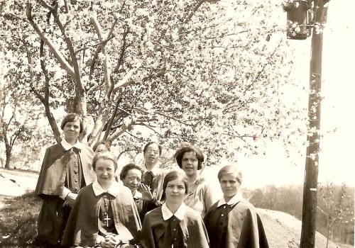 Anna Dengel relaxing with Sisters in Washington DC, Spring 1929 or 1930